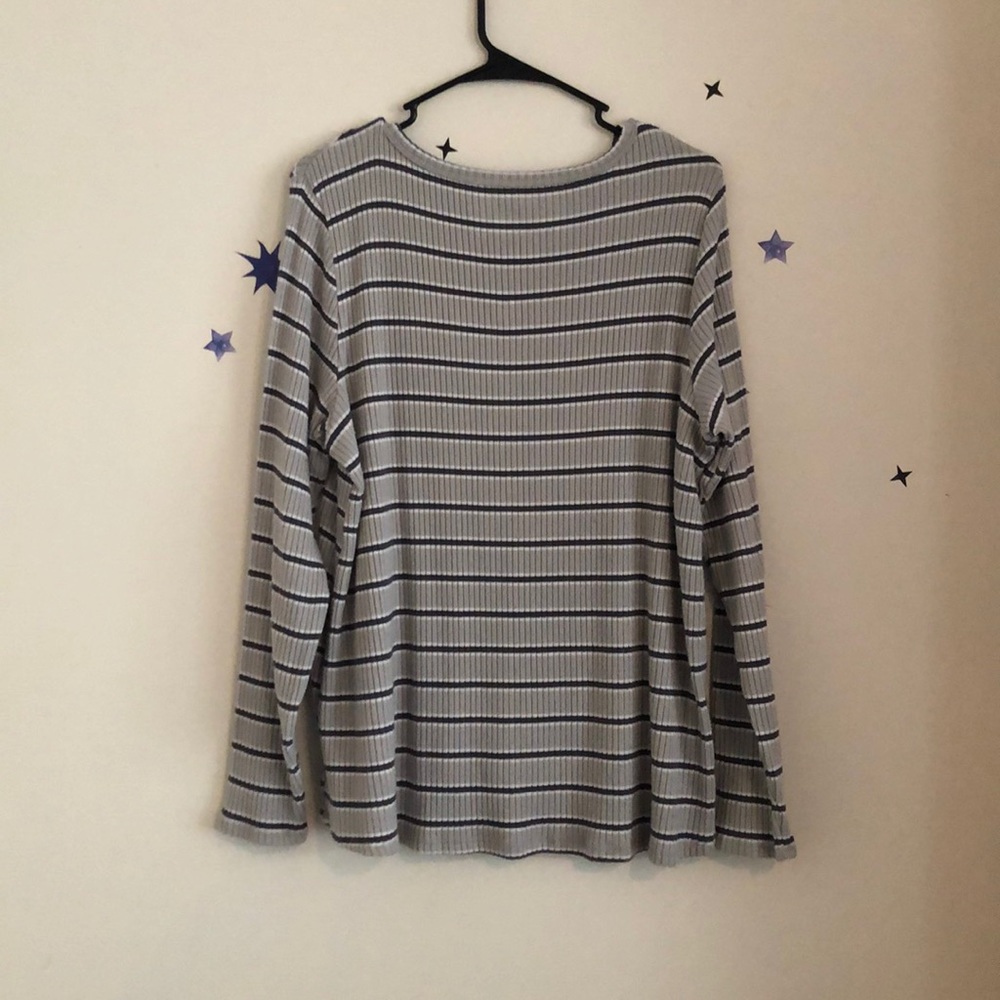 Sweater - Picture 2 of 4